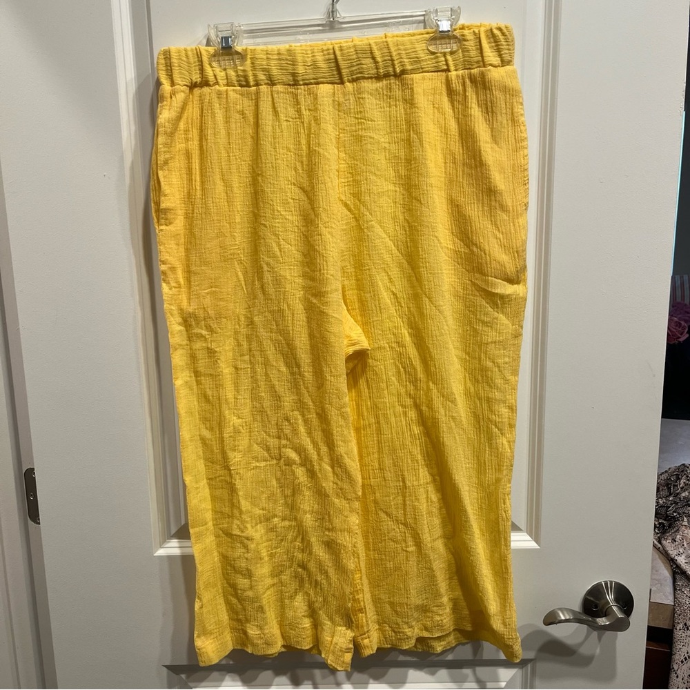 Cabana Kay Capri Pants Women’s XL Yellow Lightweight